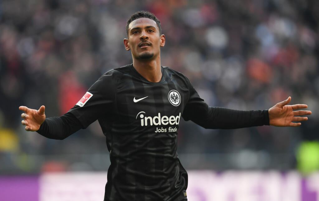 KK37 archív Frankfurt nad Mohanom - Na archívnej snímke z 19. januára 2019 Sebastien Haller z Frankfurtu sa teší z gólu na 1:0. Nemecký futbalový klub Borussia Dortmund je blízko k podpisu zmluvy s útočníkom Sebastienom Hallerom. FOTO TASR/DPA
ARCHIV - 19.01.2019, Hessen, Frankfurt/Main: Fußball: Bundesliga, Eintracht Frankfurt - SC Freiburg, 18. Spieltag in der Commerzbank-Arena. Frankfurts Sebastien Haller jubelt nach seinem Tor zum 1:0. Eintracht Frankfurts Stürmer Sébastien Haller wechselt v