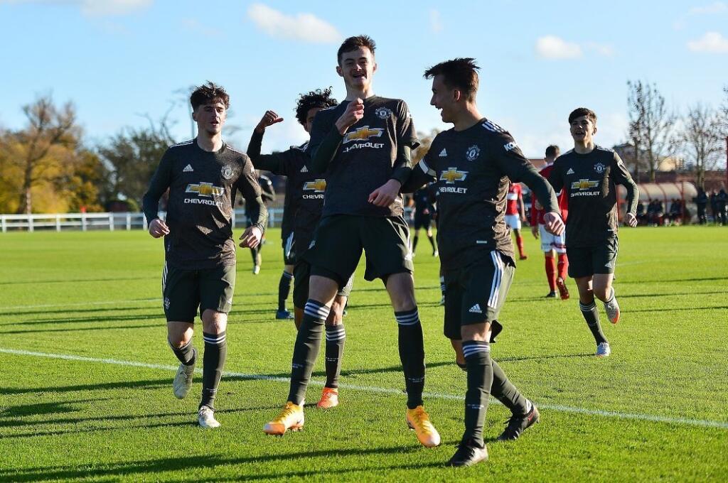 Martin Šviderský sa postupnými krokmi derie v Manchestri United nahor a je možné, že už v dohľadnej dobe ho uvidíme nastupovať za A-tím po boku hviezdneho Cristiana Ronalda.