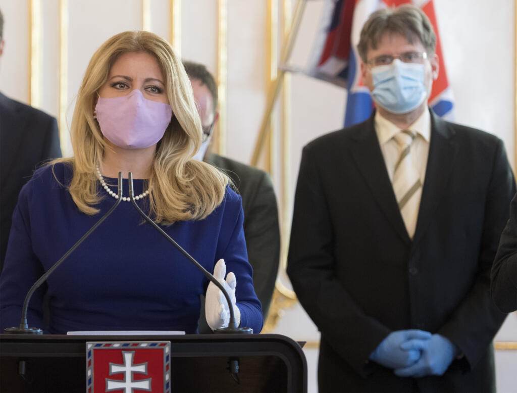 Prezidentka SR Zuzana Čaputová (vľavo) sa stretla s odborníkmi z rôznych právnických profesií a inštitúcií, s ktorými diskutovala na tému