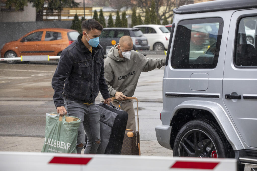 Za nový luxusný Mercedes zaplatil vyše 170-tisíc eur.
