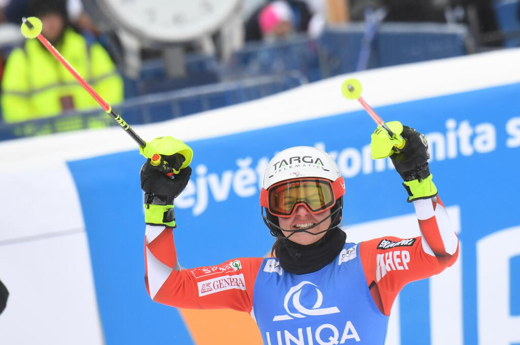 Na snímke chorvátska lyžiarka Zrinka Ljutičová reaguje v cieli po 2. kole slalomu žien Svetového pohára v alpskom lyžovaní v českom Špindlerovom Mlyne v nedeľu 29. januára 2023. FOTO TASR - Martin Baumann