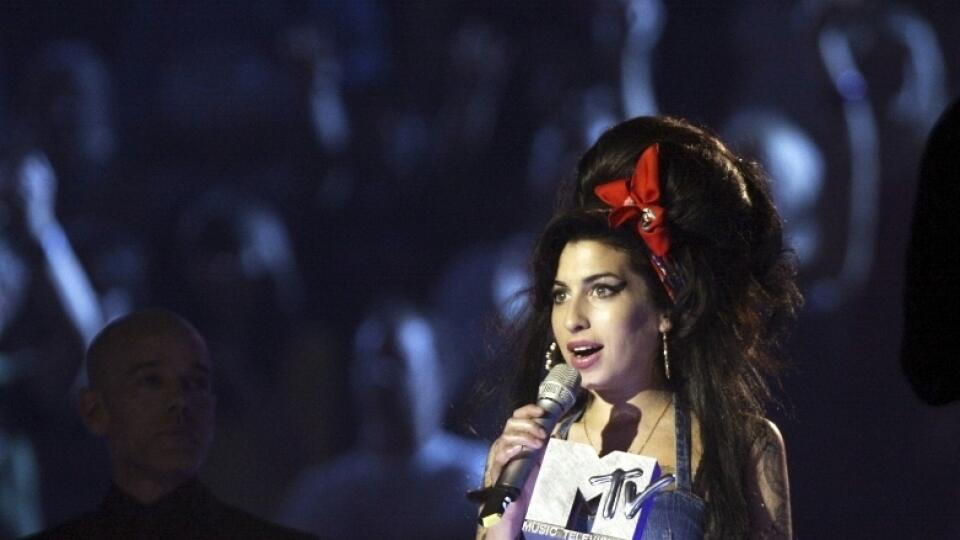 Amy Winehouse bola módnou ikonou pre viacerých návrhárov.