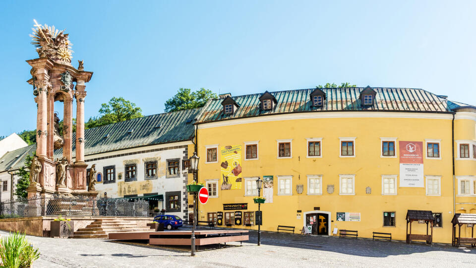 V bývalom banskom súde Berggericht sa nachádza jedinečná expozícia minerálov.