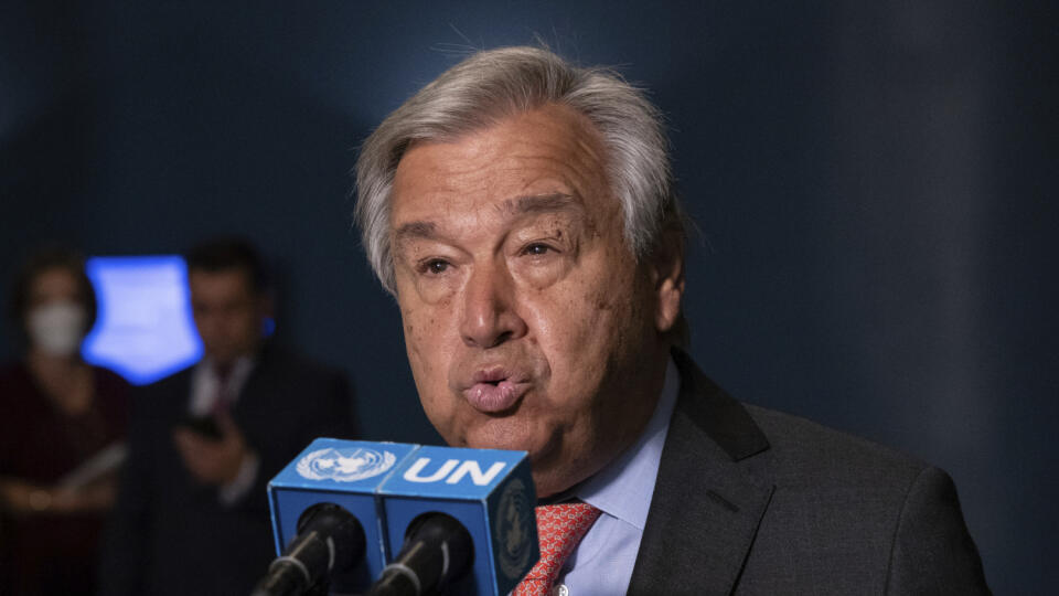 PK 16 New York - Generálny tajomník OSN António Guterres sa prihovára pred začiatkom konferencie o plnení Zmluvy o nešírení jadrových zbraní (NPT) v sídle OSN v New Yorku 1. augusta 2022. Guterres v pondelok upozornil, že ľudstvo je