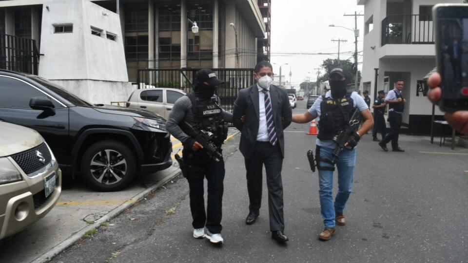 V Guatemale zatkli prokurátora, ktorý pracoval na korupčných kauzách.