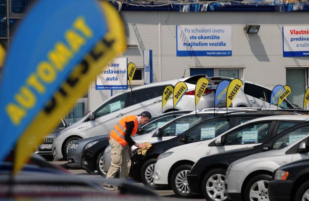 AAA Auto sa zmenil z predajcu ojazdených áut na predavača úverov
