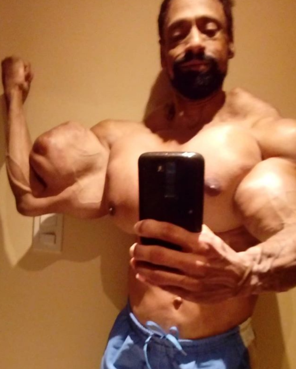 Muscle daddy flex