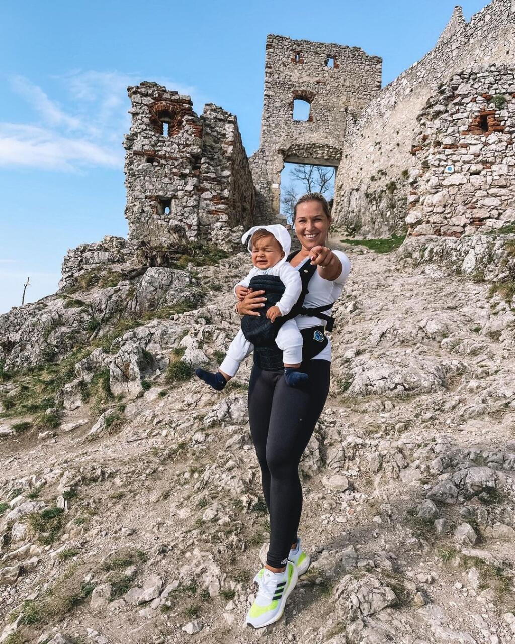 Bývalá štvorka svetového tenisového rebríčka sa rada pochváli zábermi zo súkromia. Cibulková často berie Jakubka na výlety.