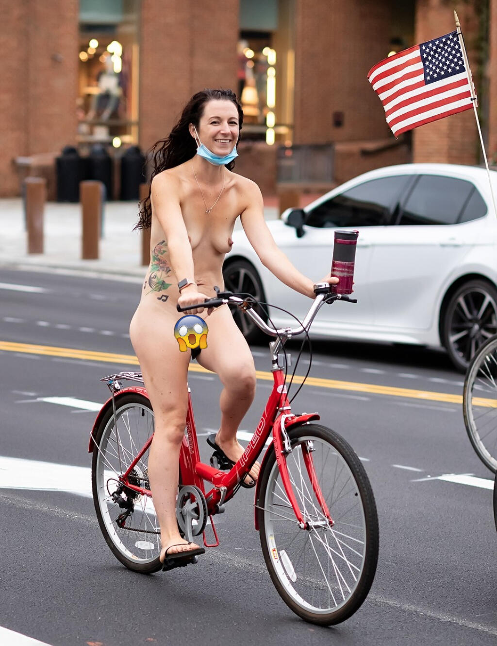 Bicykle a športovci, ktorí ukázali úplne všetko. Americké mesto Philadelphia opäť ožilo a zaplnilo sa obnaženými cyklistami.