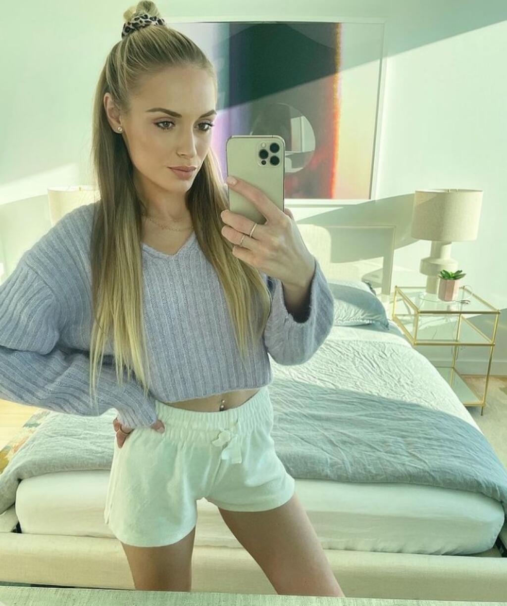 Sexi misska Natália Hoštáková robí v New Jersey spoločnosť nášmu obrancovi Christiánovi Jarošovi.