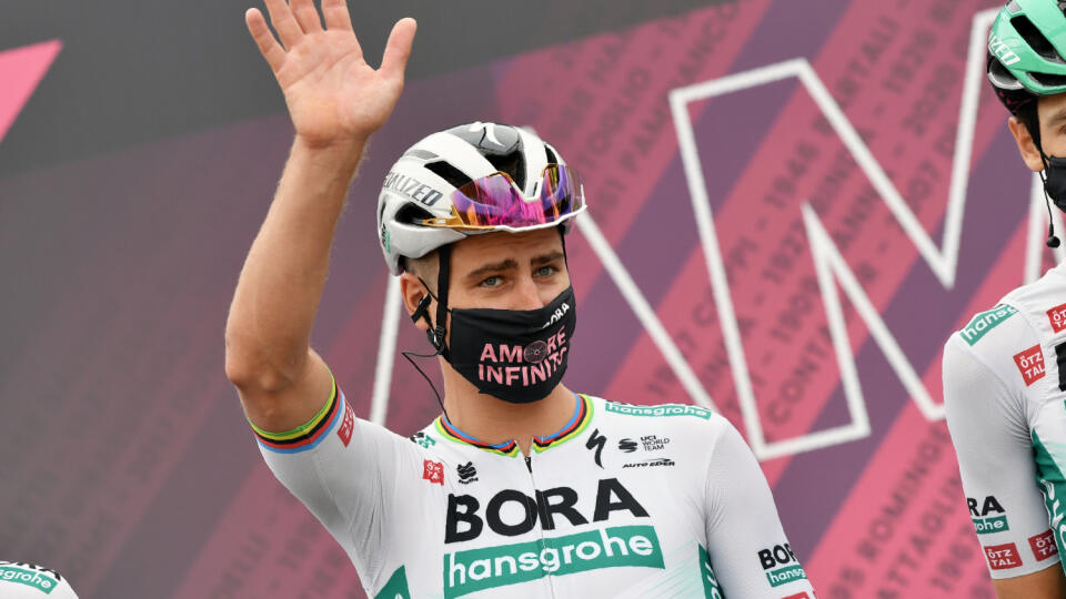 WA 43 Stupinigi - Slovenský cyklista Peter Sagan z tímu Bora-Hansgrohe máva pred začiatkom 2. etapy cyklistických pretekov  Giro d'Italia v nedeľu 9. mája 2021. FOTO TASR/AP 


Slovakia's Peter Sagan waves prior to the start of the second stage of the Giro d'Italia, tour of Italy cycling race from Stupinigi to Novara, Italy, Sunday, May 9, 2021. (Gian Mattia D'Alberto/LaPresse via AP)