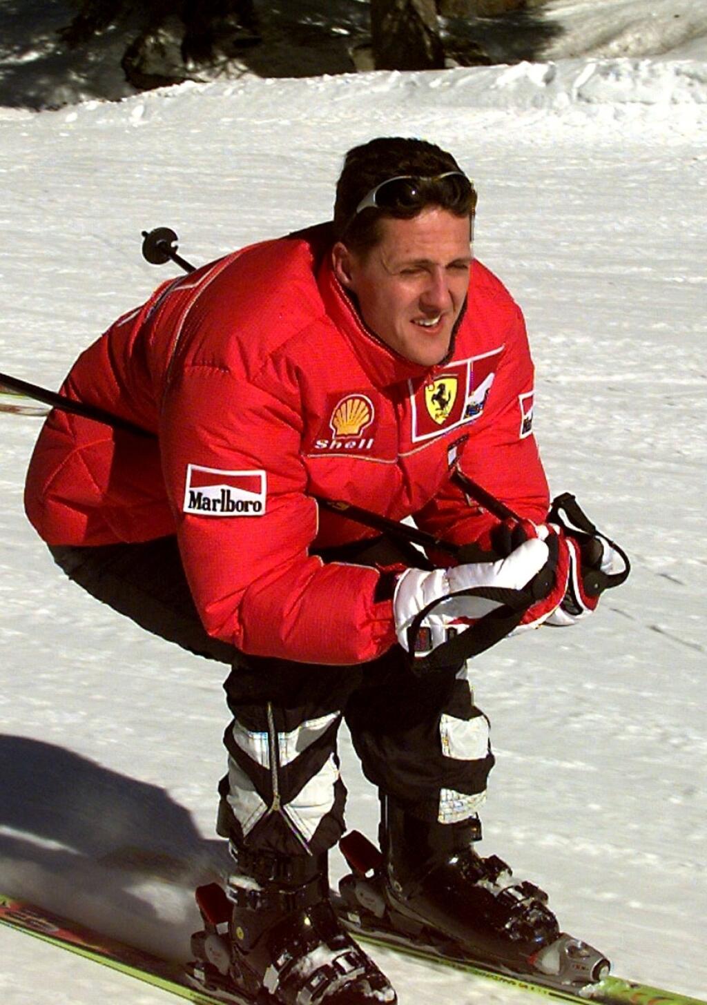 Schumacher sa rád chodil lyžovať. Jedna z lyžovačiek však dopadla neslávne, pred ôsmimi rokmi utrpel úraz hlavy, keď narazil do skaly.