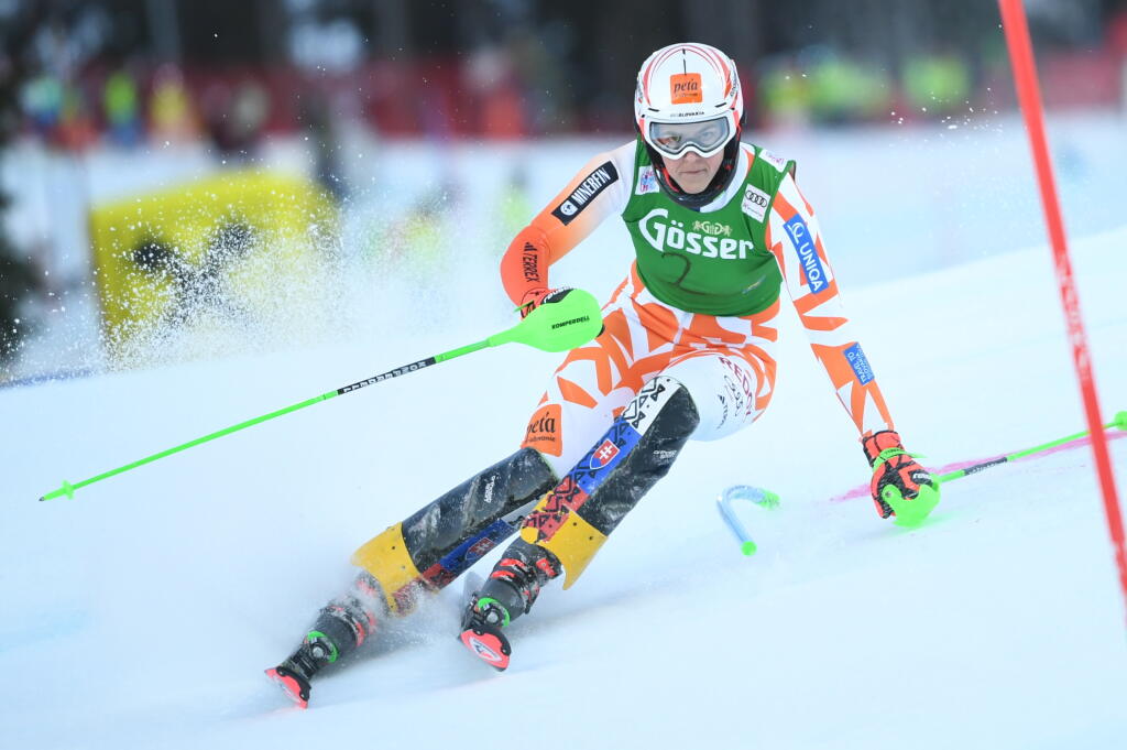 Vlhová v 1. kole nočného slalomu zaostala za najlepšími: Shiffrinová nemá konkurenciu.