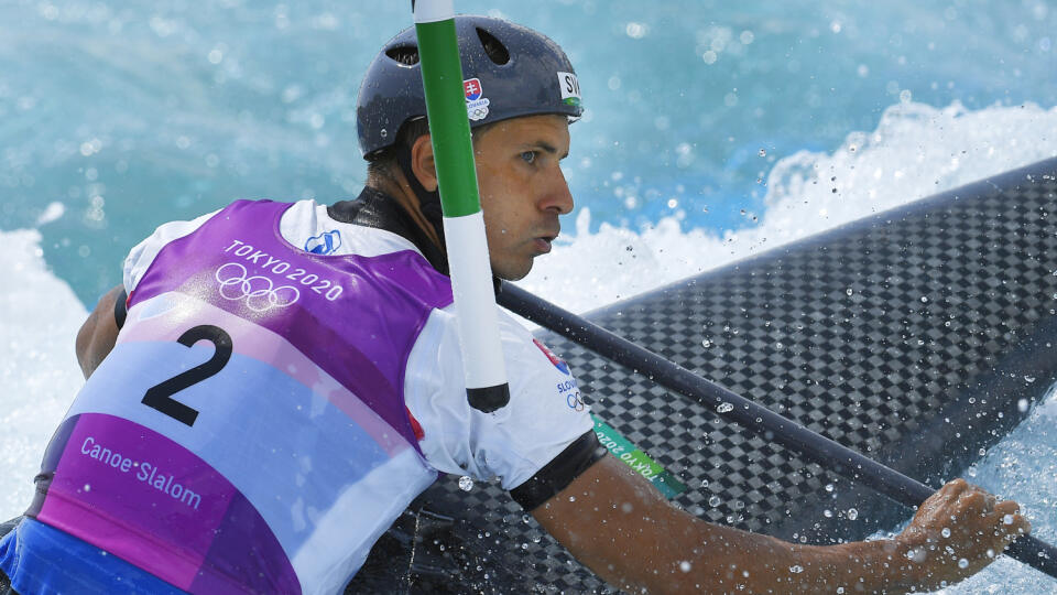 Na snímke slovenský reprezentant vo vodnom slalome Matej Beňuš v kvalifikačnej jazde v kategórii C1 mužov počas XXXII. letných olympijských hier v Tokiu v nedeľu 25. júla 2021. FOTO TASR - Michal Svítok