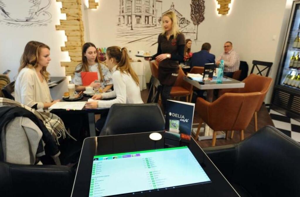 Potraviny si objednávame čoraz častejšie online. Začína sa bitka o zákazníka