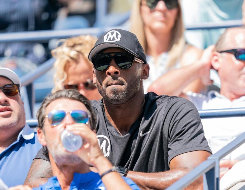 Slávny basketbalista Kobe Bryant sa ukázala na US Open hlavne v prvých dňoch turnaja.