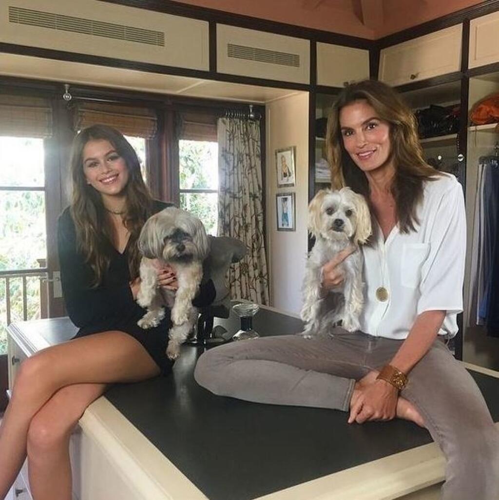 Kaia Gerber a mama Cindy Crawford - Jedna krajšia ako druhá.