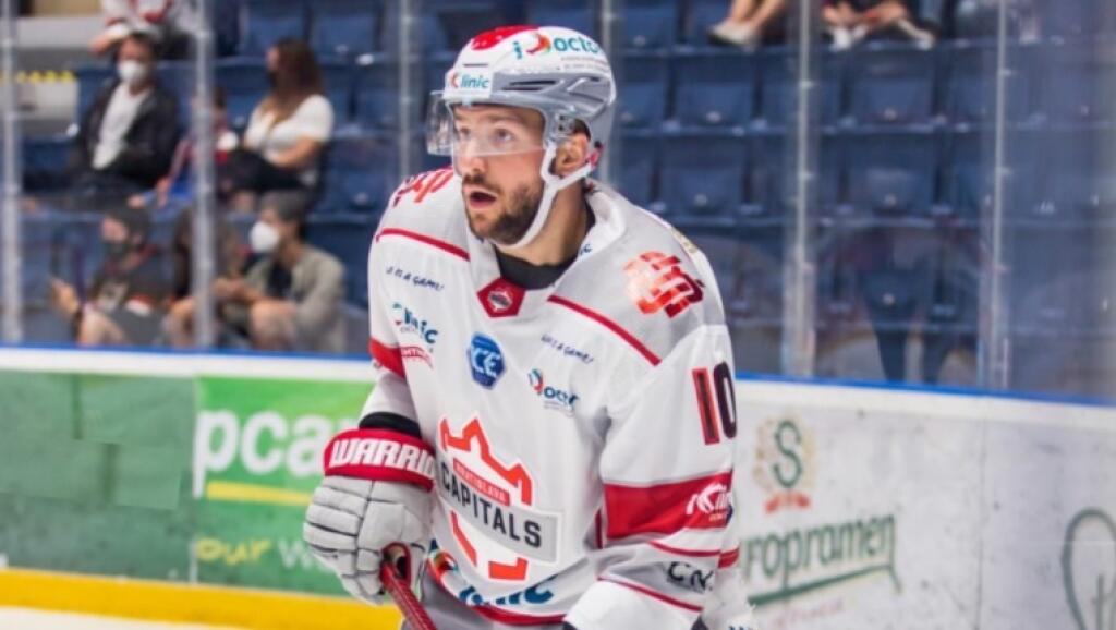 Boris Sádecký hral za Bratislava Capitals od tejto sezóny. Bohužiaľ, slovenského hokejistu zradilo srdce.