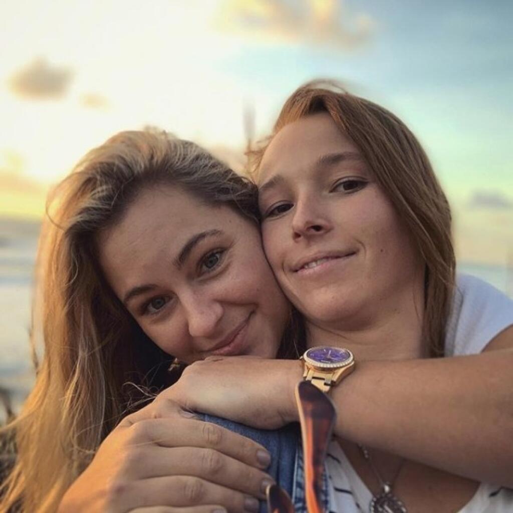 Kontroverzná česká snowboardistka Šárka Pančochová sa svojou náklonnosťou k opačnému pohlaviu vôbec netají. Najnovšie randí s Američankou Kaileen Laree, ktorá má dokonca dcéru.