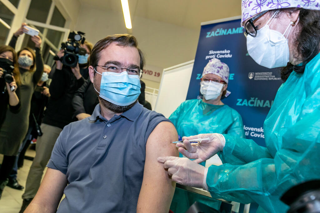 Na snímke očkovanie proti vírusu Covid-19 vo Fakultnej nemocnici v Nitre