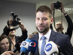 Sabotér na volebnej noci Progresívneho Slovenska? Pred štábom bol zachytený tento politik