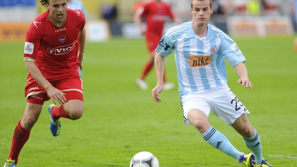 Lukáš Pauschek (vpravo) by dlho nad prestupom do Slovana nauvažoval.