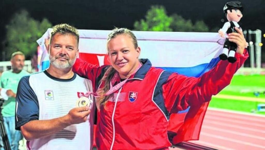 Najúspešnejšou zverenkyňou Dušana Dědečka bola nepočujúca guliarka a diskárka Ivana Krištofičová.