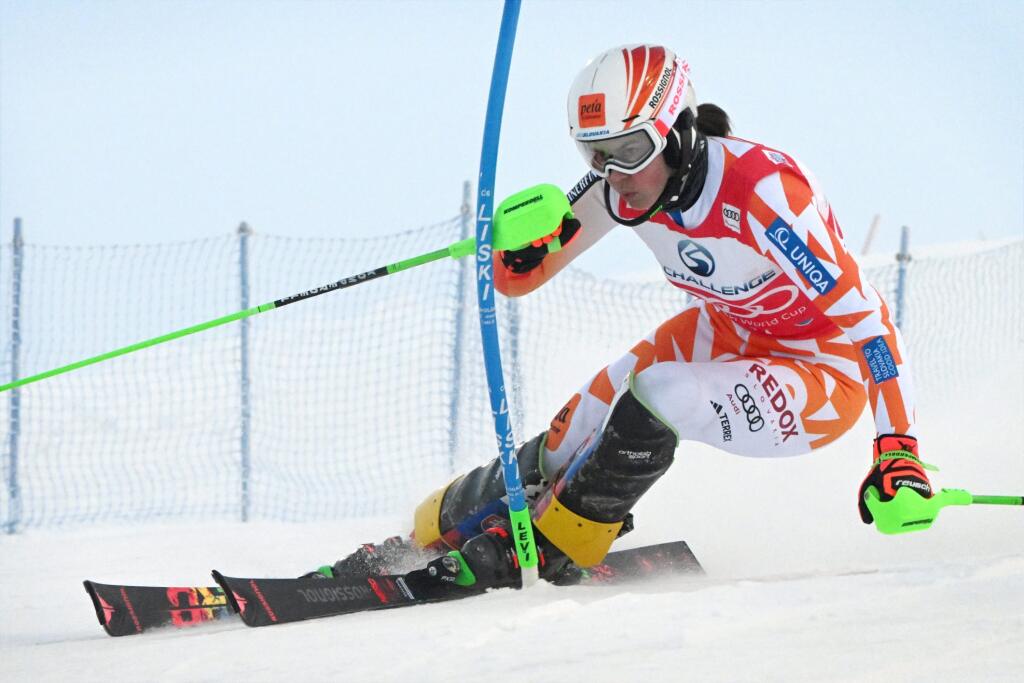 Siedma v poradí je konečne naša Petra Vlhová, ktorej na Shiffrinovú chýba pár desiatok tisíc.
