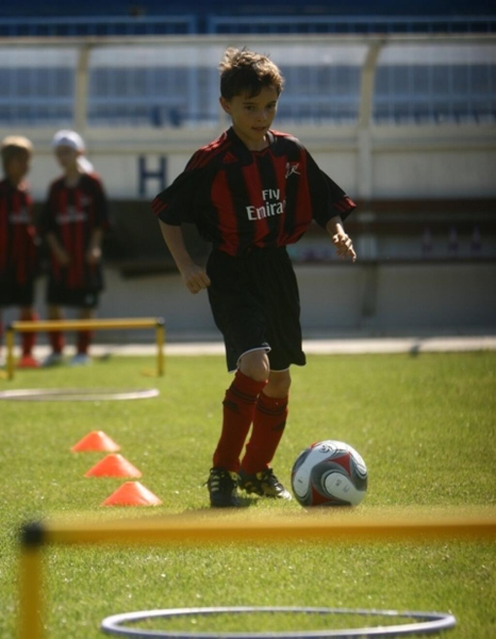Lucas Demitra prešiel viacerými mládežníckymi výbermi reprezentácie SR vo futbale.