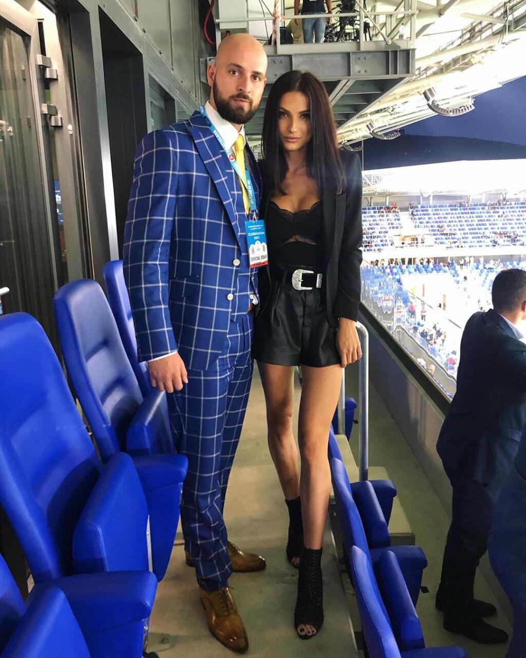 Sexi Lenka Petrovičová padla do oka Ivanovi Kmotríkoví mladšiemu.