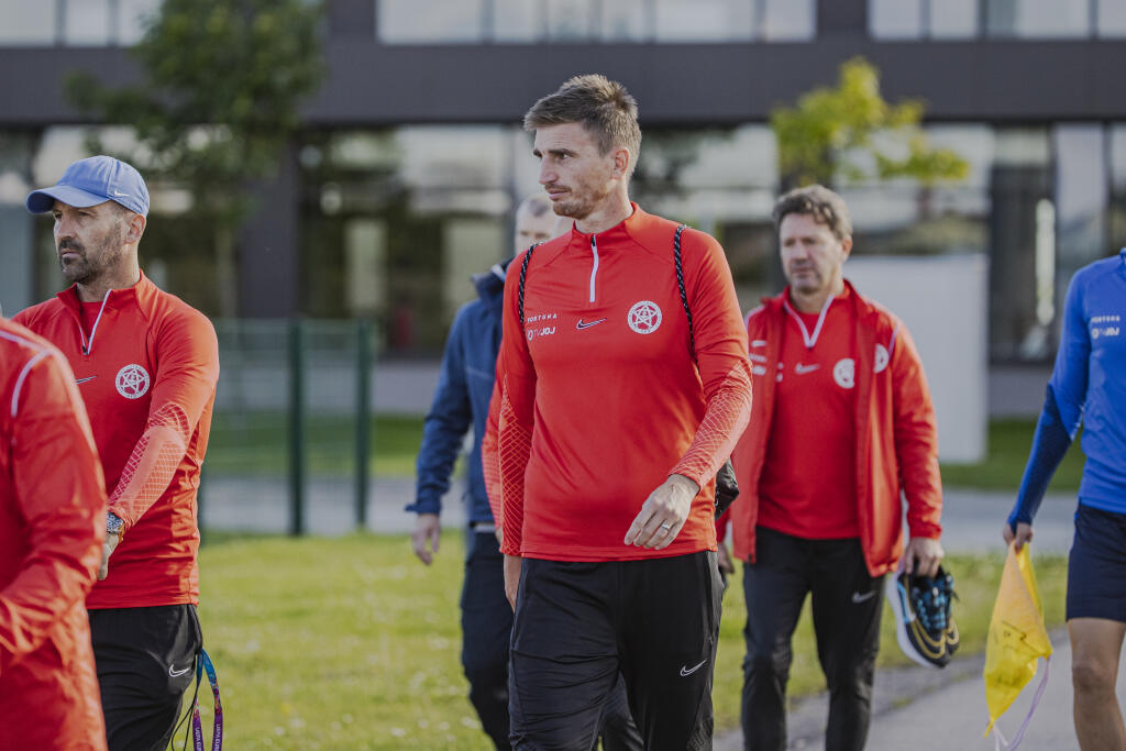 Niekdajší obranca Pavol Farkaš si za reprezentáciu pripísal dva štarty, teraz sa do nej vrátil ako tlmočník.