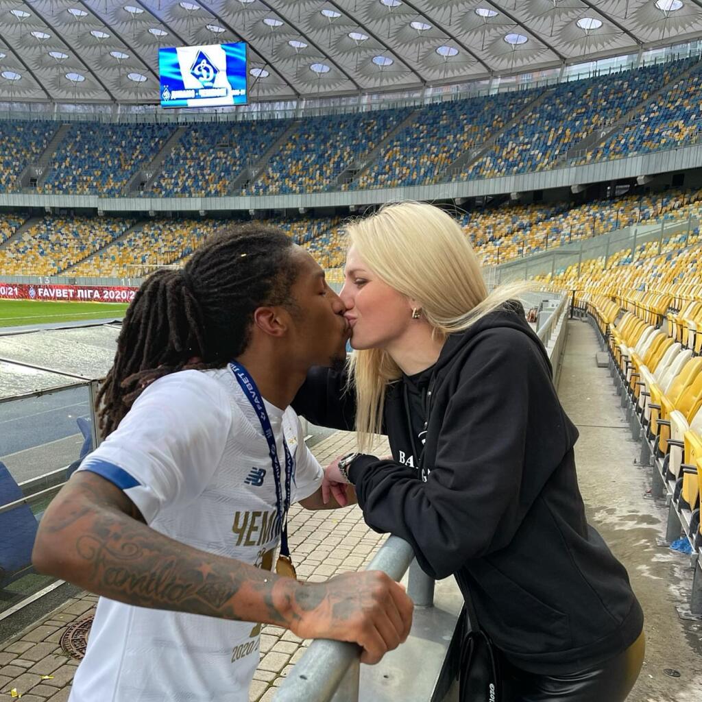 Ianchuková tvorí pár s futbalistom Gersonom Rodriguesom.