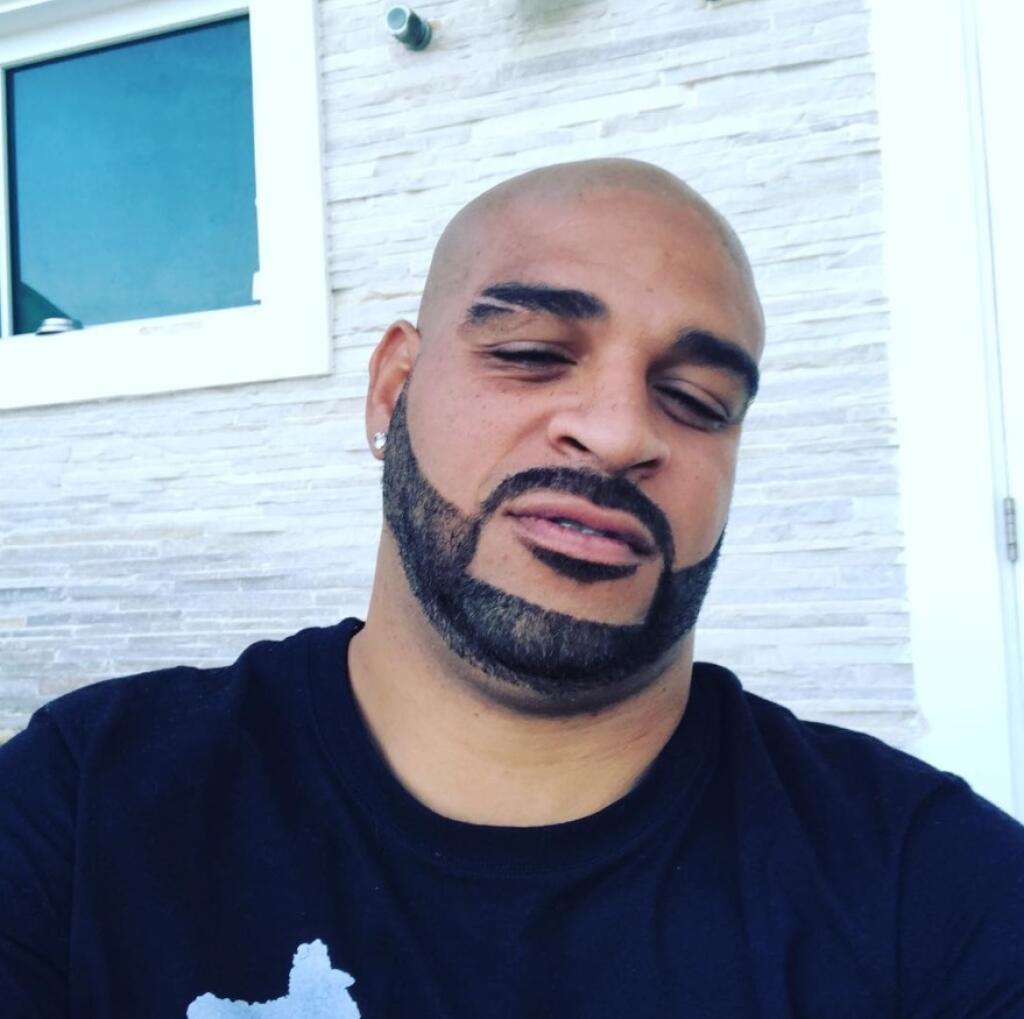 Brazílčan Adriano patril svojho času k najlepším futbalistom planéty, dnes je údajne závislý na drogách a má byť aj členom zločineckého gangu.
