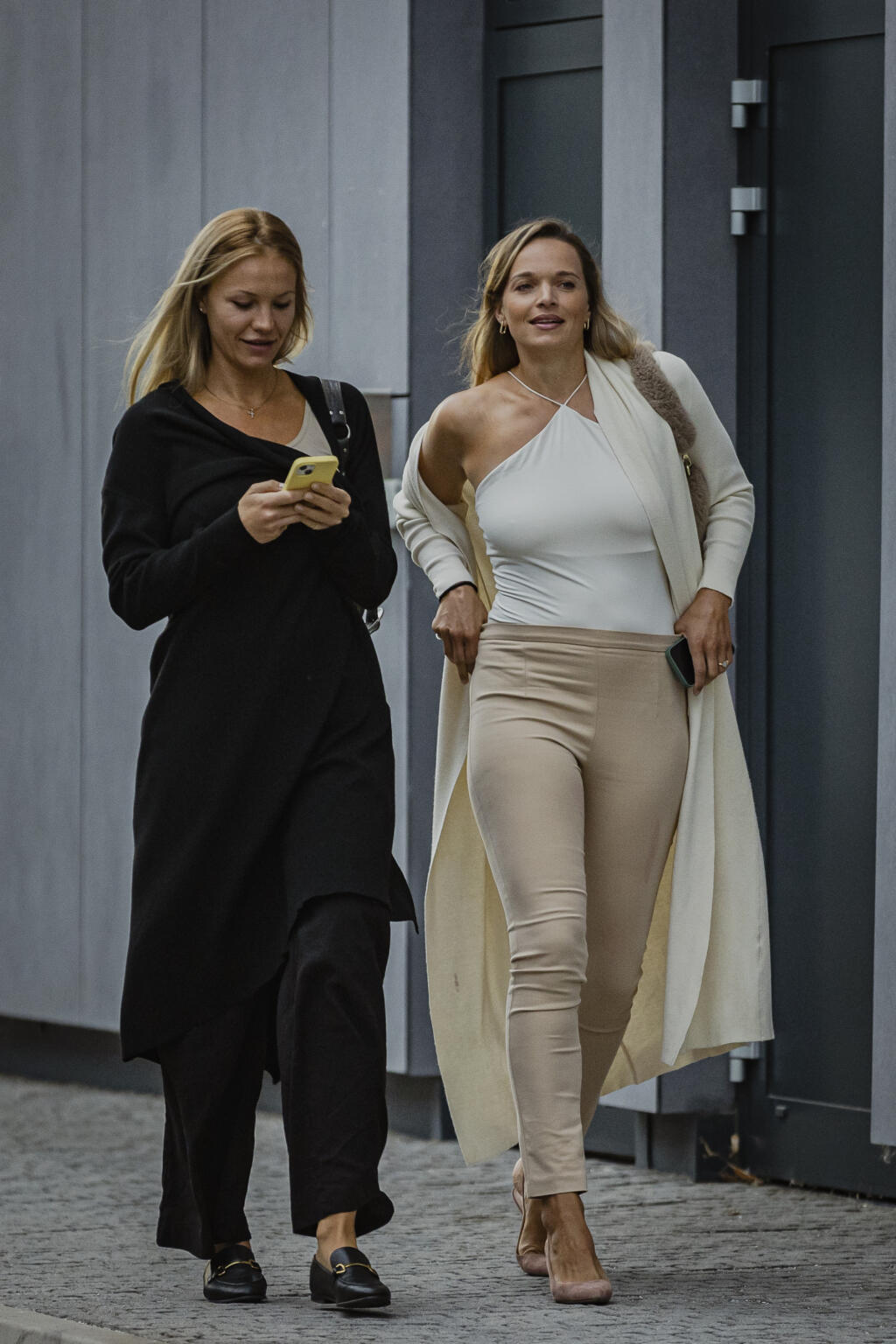 Na snímke Romana Tabák prichádza do VIP sektoru pred začiatkom odventého zápasu 2. predkola Ligy Majstrov UEFA medzi ŠK Slovan Bratislava a Ferencvárosi Torna Club.