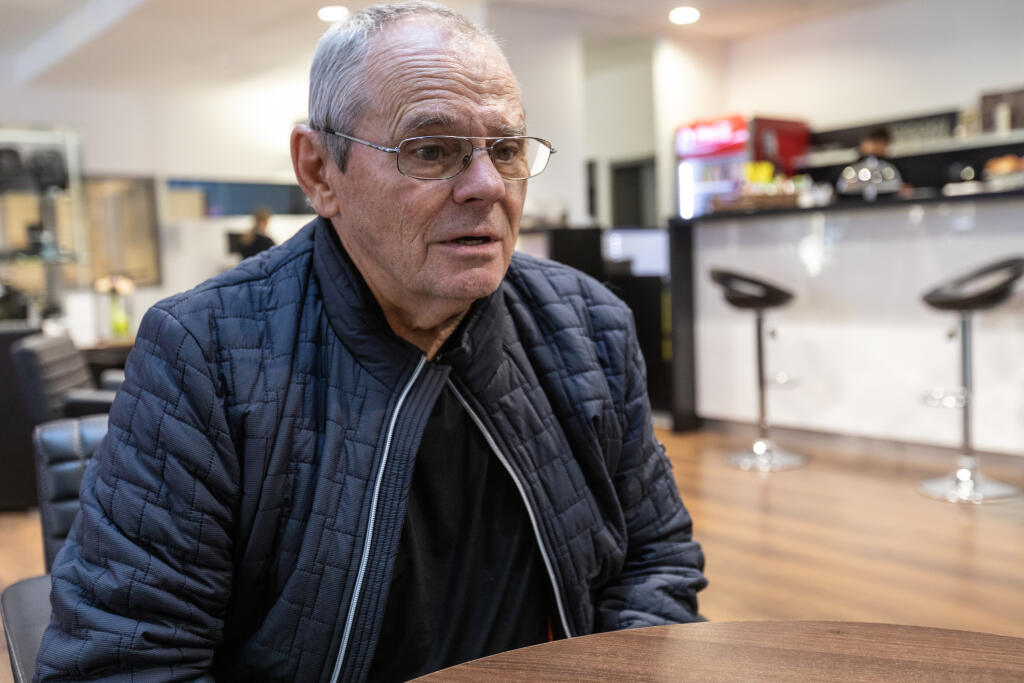 Rozhovor s Milanom Knažkom k nevombrovej Revolúcii v 1989