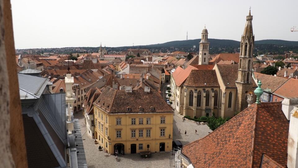 Pohľad na mesto z Požiarnej veže.