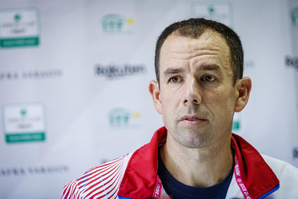 Na snímke nehrajúci kapitán slovenského Davis Cupového tímu, Dominik Hrbatý, počas tlačovej konferencie pred zápasom proti Českej republike.