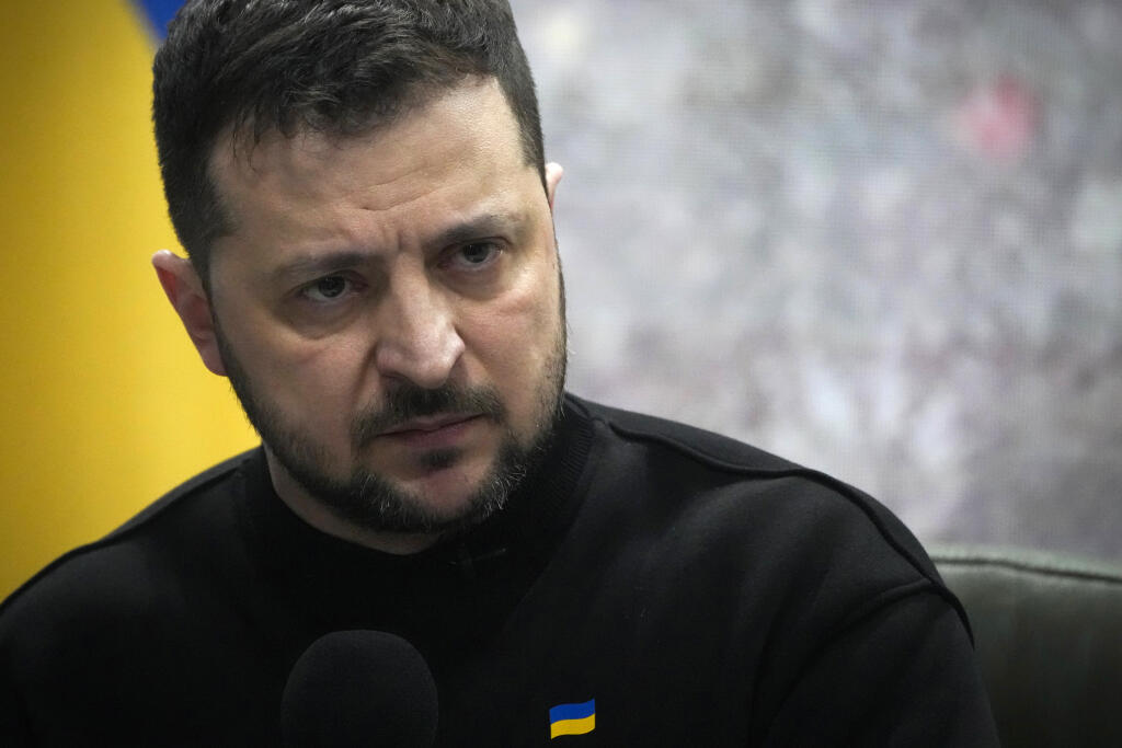 KK29 Kyjev - Ukrajinský prezident Volodymyr Zelenskyj hovorí počas tlačovej konferencie k prvému výročiu ruslek invázii na Ukrajine, 24. februára 2023 v Kyjeve. FOTO TASR/AP
Ukrainian President Volodymyr Zelenskyy speaks during his press conference on the occasion of the Russia Ukraine war one year anniversary in Kyiv, Ukraine, Friday, Feb. 24, 2023. (AP Photo/Efrem Lukatsky)