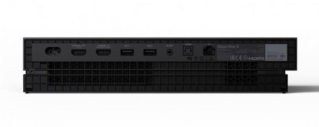 Boli sme desať dní s novým Xbox One X. Hardvérom sa už rovná najlepším