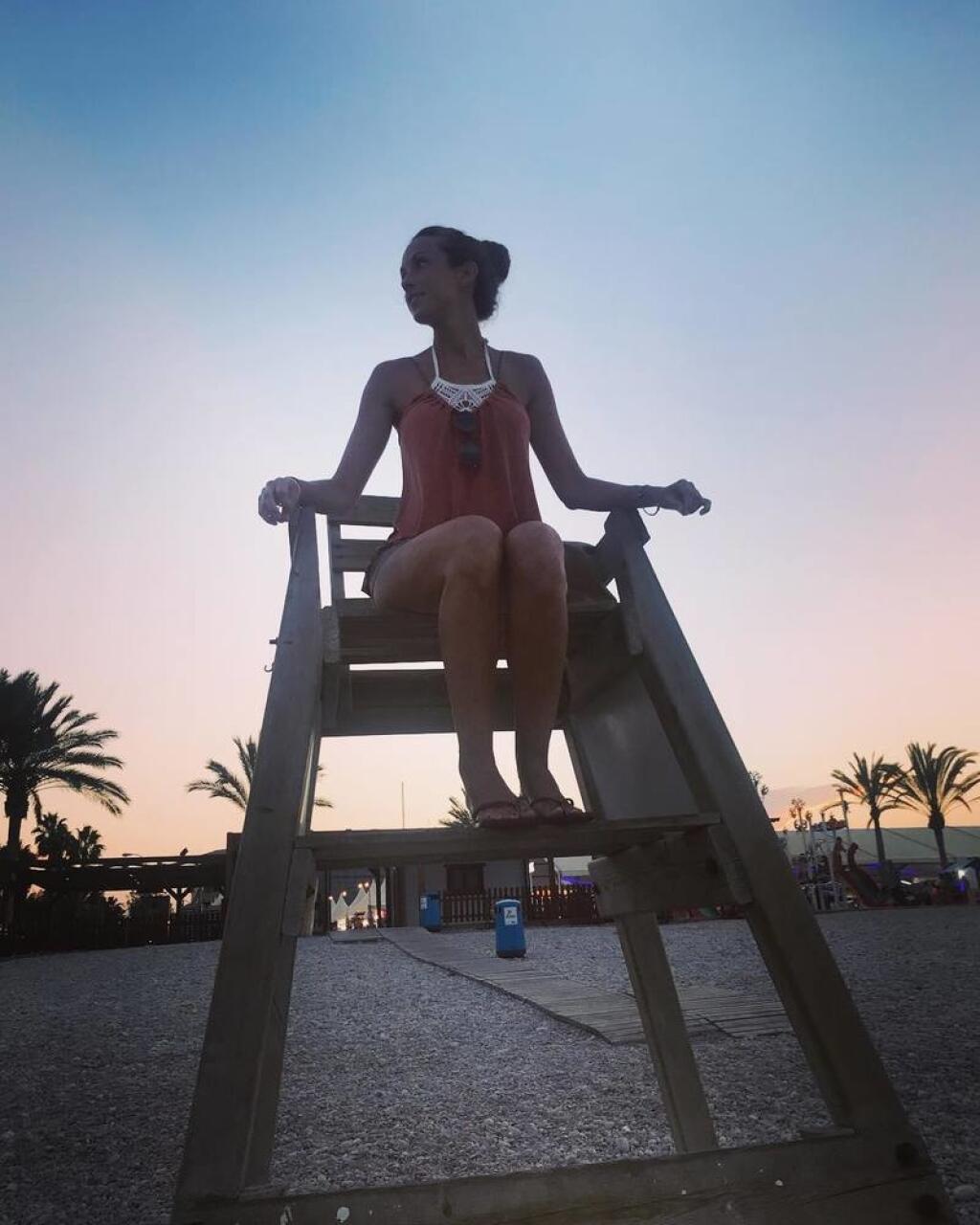 Na konci Vuelty sa okolo Saganovho tímu krútila sympatická Laura. Tá sa fotila pri oslavách konca pretekov. Navyše, Laura, ktorá sa pochválila dňom s Borou na instagrame, sa náramne podobá na Peťovu manželku Katarínu. Snáď si ju s ňou nikto nepomýlil.