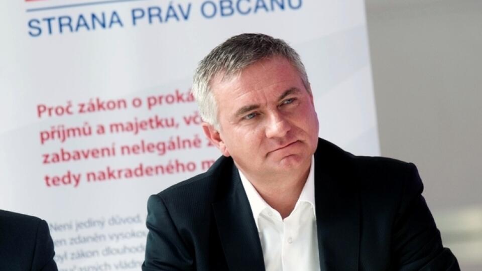 Kancelár prezidenta Miloša Zemana, Vratislav Mynář.