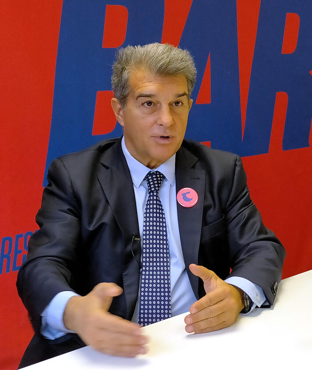 KK36 Barcelona - Joan Laporta, kandidát na prezidenta španielskeho futbalového klubu FC Barcelona hovorí počas rozhovoru pre agentúru Associated Press v Barcelone 27. decembra 2020. O post prezidenta španielskeho futbalového klubu FC Barcelona zabojujú Joan Laporta, Victor Font a Toni Freixa. Informoval o tom vo štvrtok 14. januára 2021 dočasný manažment