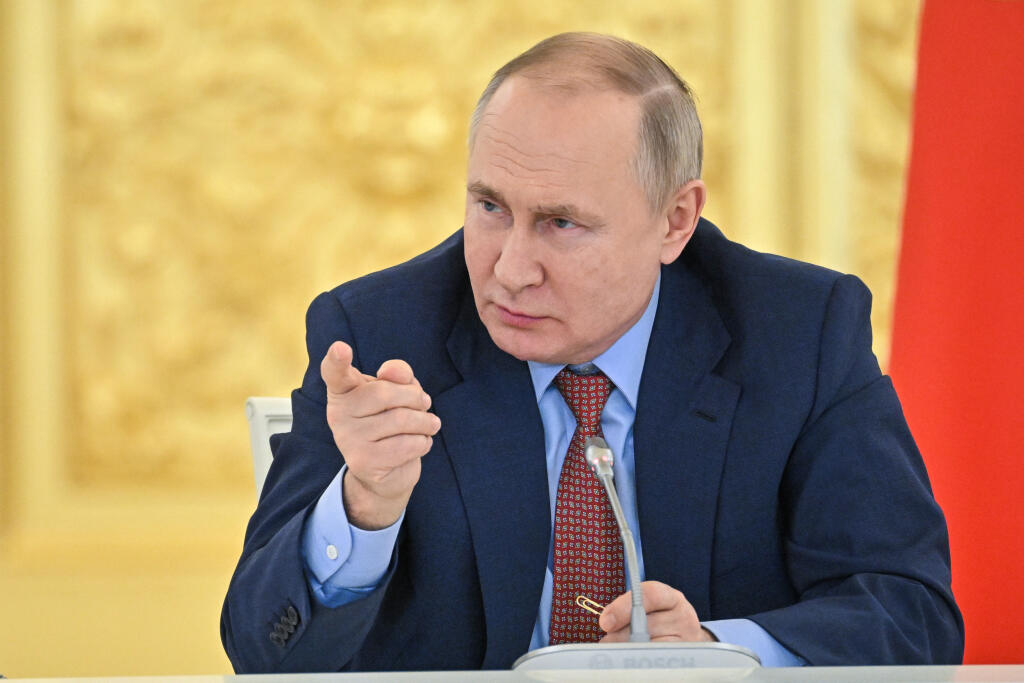 Russian President Putin meets with Delovaya Rossiya public organization members