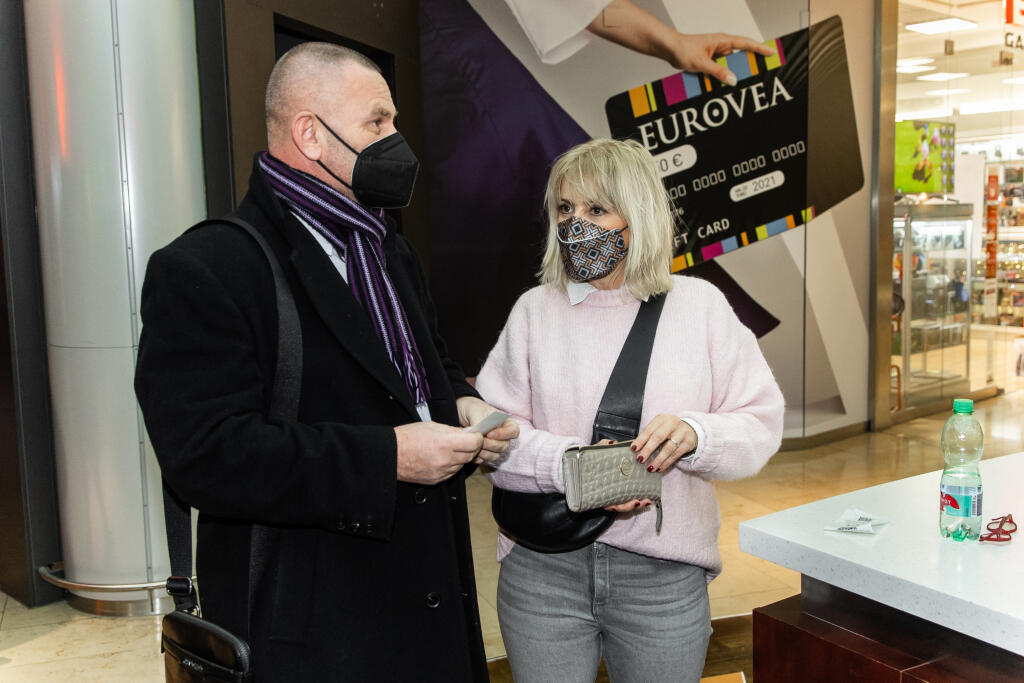 Príchody hostí na premiéru filmu