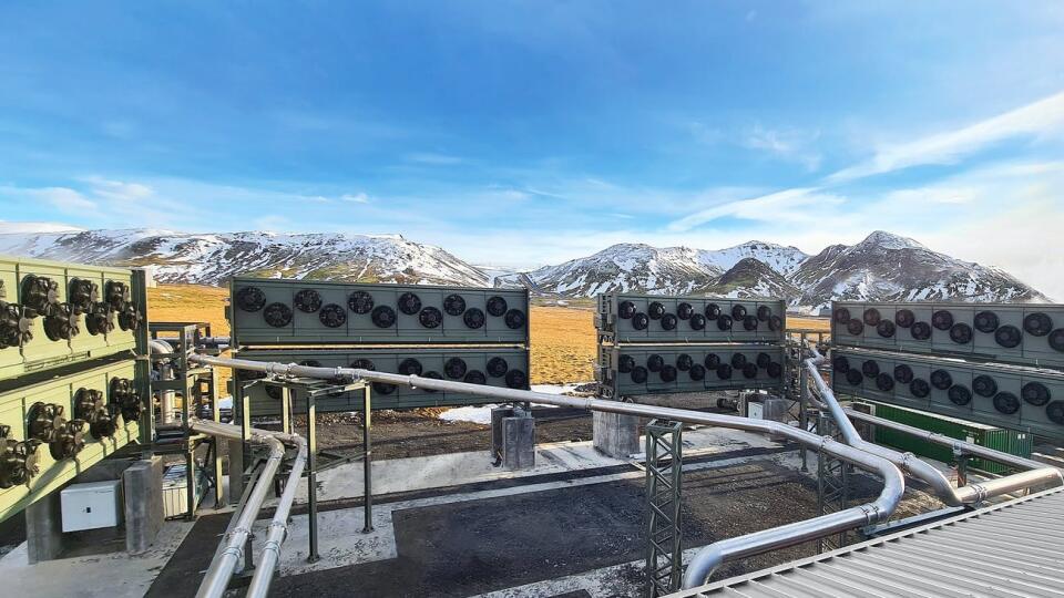 Na Islande začalo fungovať najväčšie zariadenie odčerpávajúce CO2 zo vzduchu