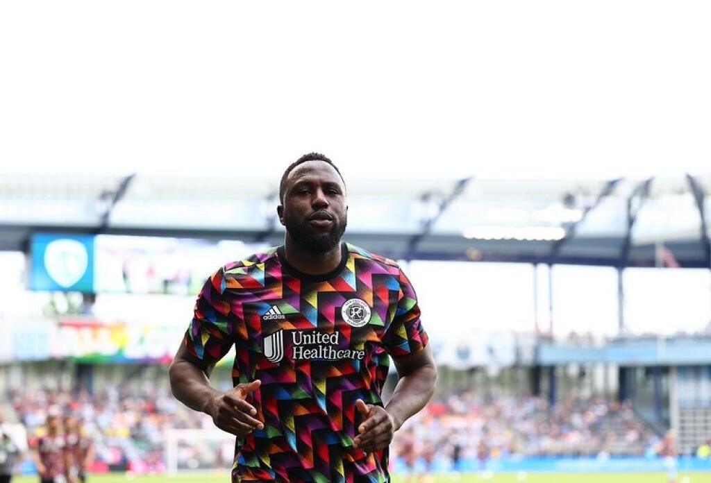 Fanúšikovia Premier League si 32-ročného Američana Jozyho Altidora pamätajú ako futbalistu s nie veľmi úspešnou kariérou v lige.