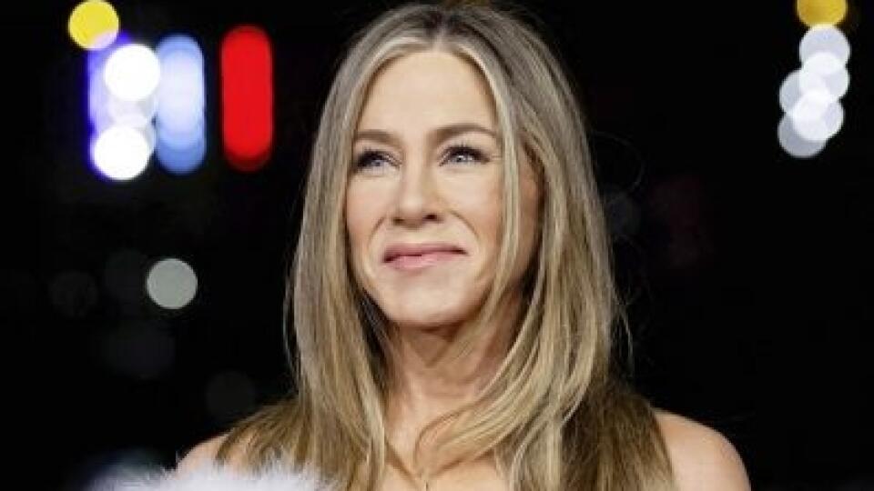 Na poli módy Jennifer Aniston triumfuje.