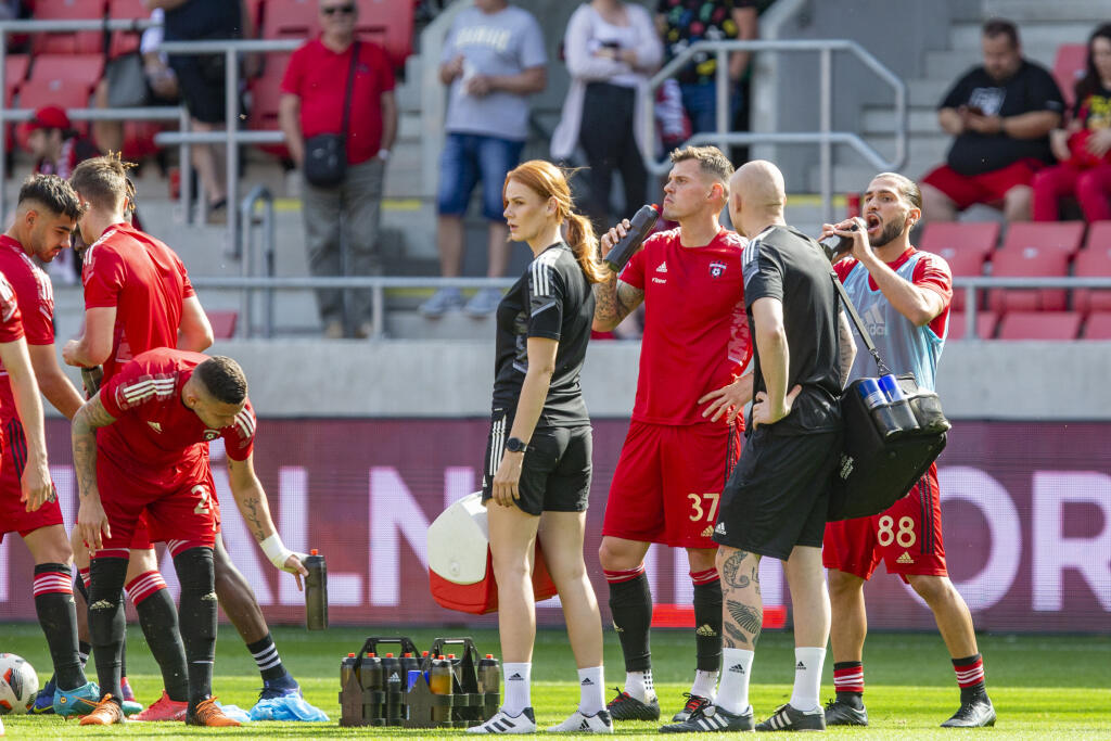 V duely 10. kola Fortuna ligy sa stretol FC Spartak Trnava a DAC Dunajská streda. Tento zápas bol posledný pre stopéra Spartaka Martina Škrtela.