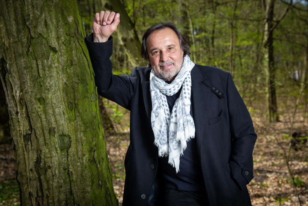 Herec Jozef Vajda sviatkuje pri Banskej Štiavnici.