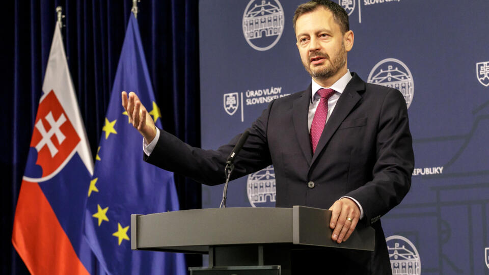 Na snímke predseda vlády SR Eduard Heger (OĽaNO) počas tlačovej konferencie v Bratislave 25. júna 2022. FOTO TASR - Dano Veselský